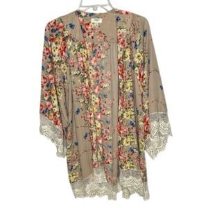 Umgee Beige Orange Floral Kimono with Lace Accents. Small/Medium.